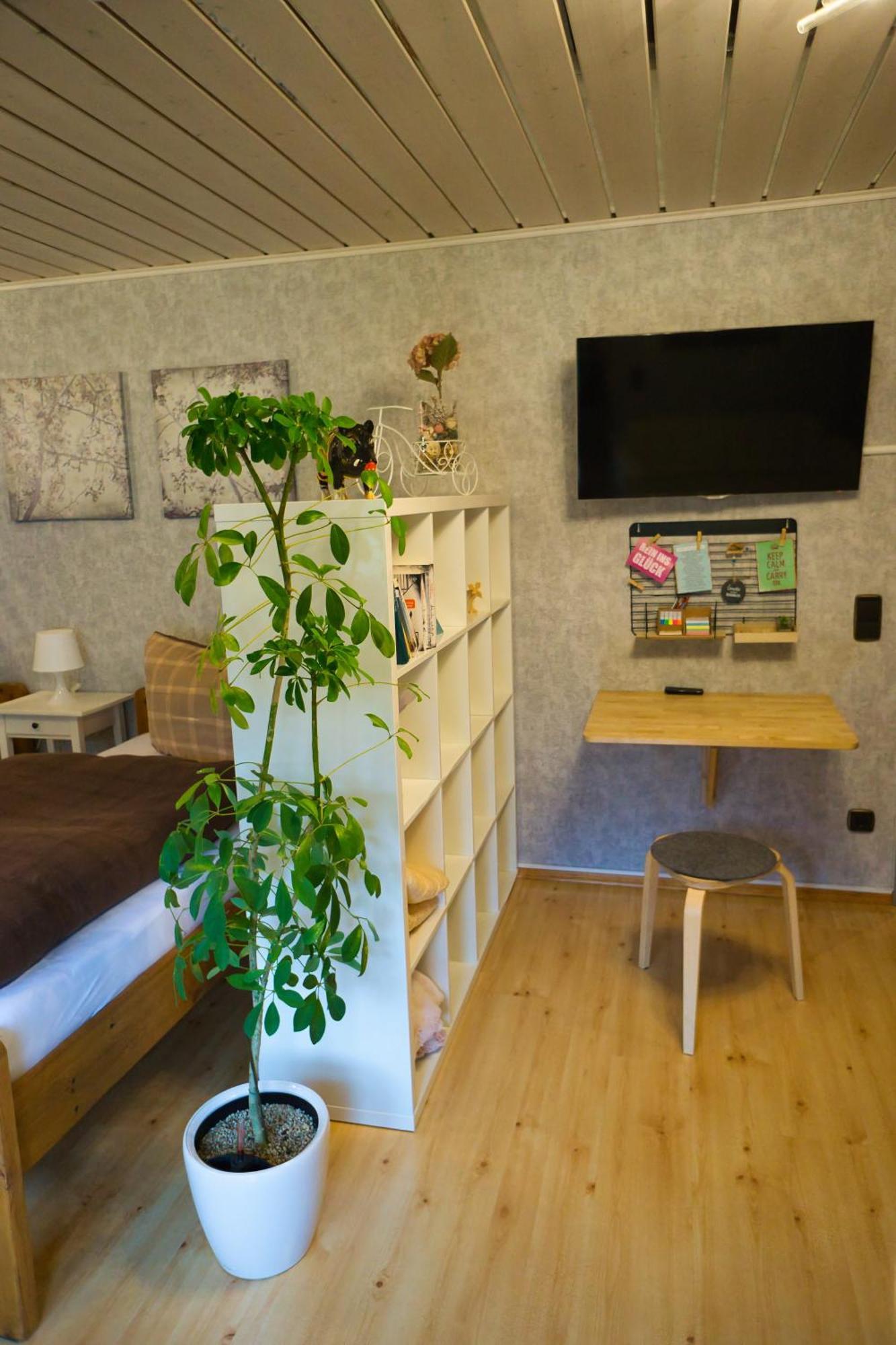 Gemuetliche Wohnung Mit Neckarblick Ебербах Екстериор снимка